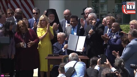 TRUMP❤️🇺🇸🥇🪽🕺SIGNS EXECUTIVE ORDER🤍🇺🇸🏅🪽📜✍️HOLDS NATIONAL DAY OF PRAYER EVENT💙🇺🇸🏅🪽🏛️🌹⭐️