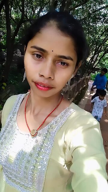 he Chala bate phula gote kanta gote