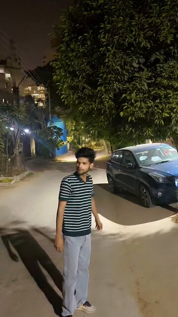 teri yaad aati rehti hai 😔