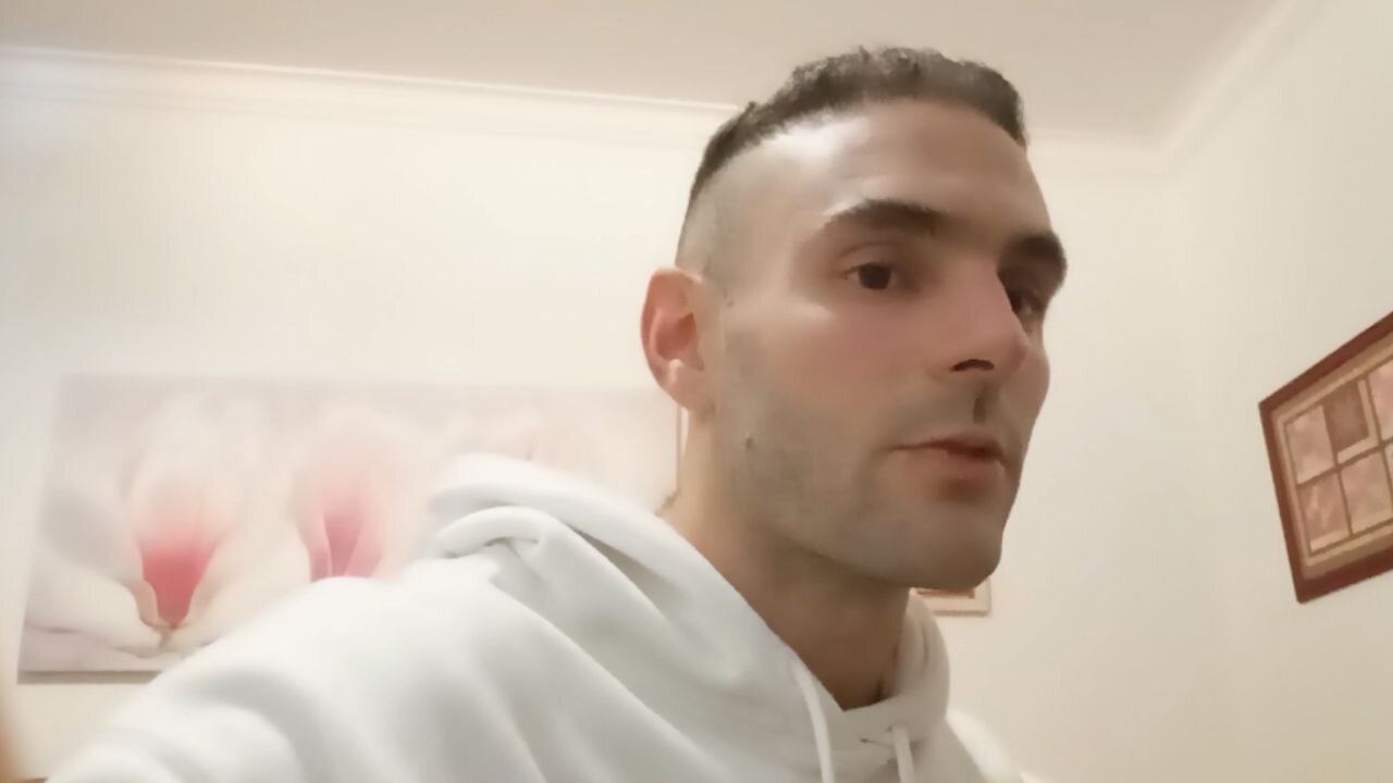 THE CLOUSES PEOPLE TO YOU BE THE BIGGEST CLOWNS