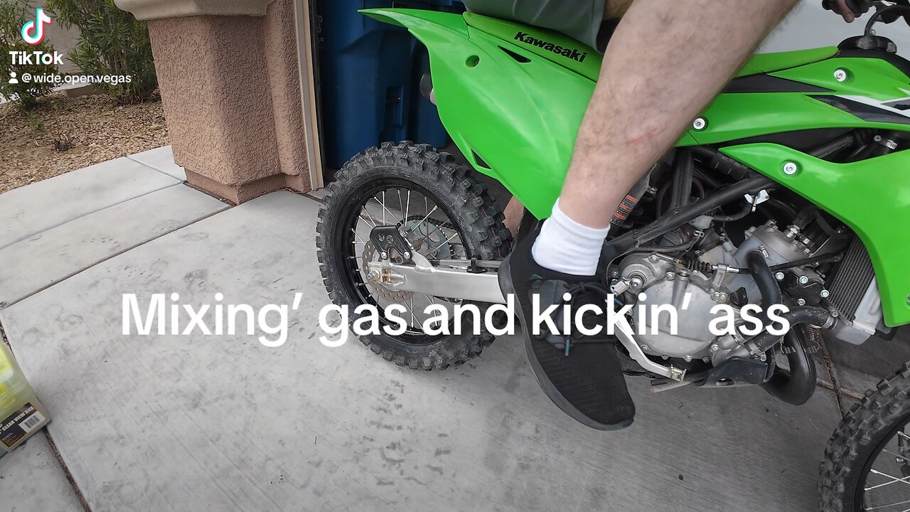 Mixin’ gas and kickin’ ass