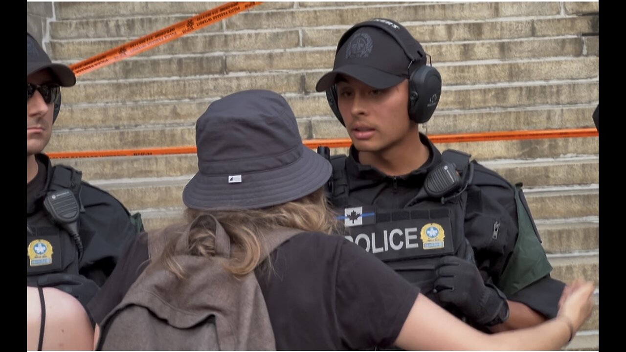 ANTIFA PROTESTER GETS TOO CLOSE TO COP