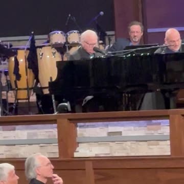 Jimmy Swaggert sings in Church at 90