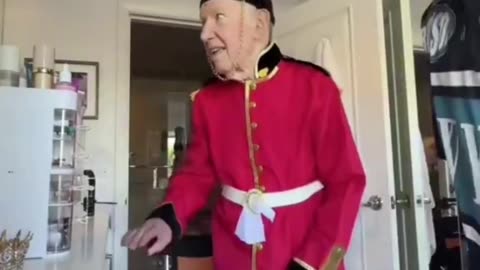 👴👵 NEVER GET OLD! 👵👴 Love this clip! 🧓👴