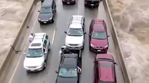 Shocking: Bridge Collapses in Catastrophic Flood – Vehicles Dragged Into River #