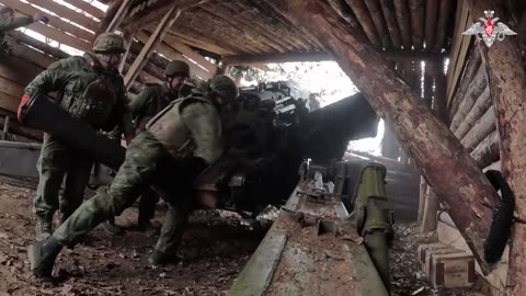 🇷🇺 🏹 🎬 🪖 A 152-mm towed gun, designated 2A36 "Hyacinth-B," belonging to the "West" troop