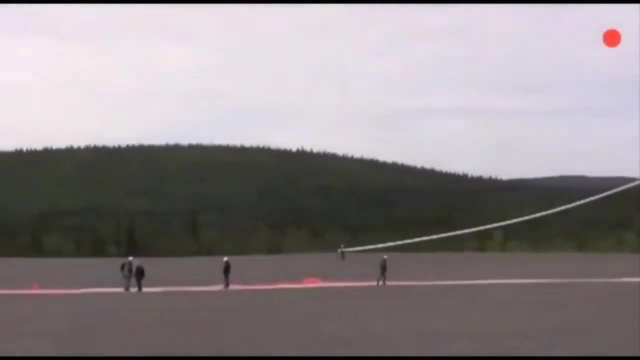 Satelity NASA unoszą się na balonach wypełnionych helem.