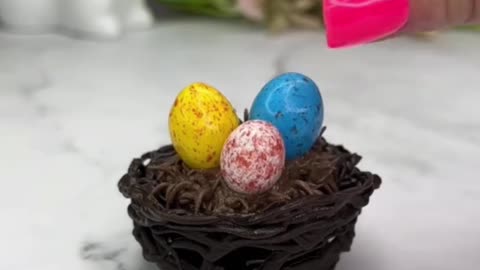 Mini chocolate nests