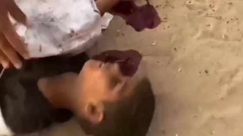 The new atrocities of the cursed occupiers: Killing Palestinian children with the lure of food