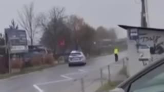 W niedzielę w rejonie Kryspinowa policjanci oddali strzały w kierunku kierowcy,