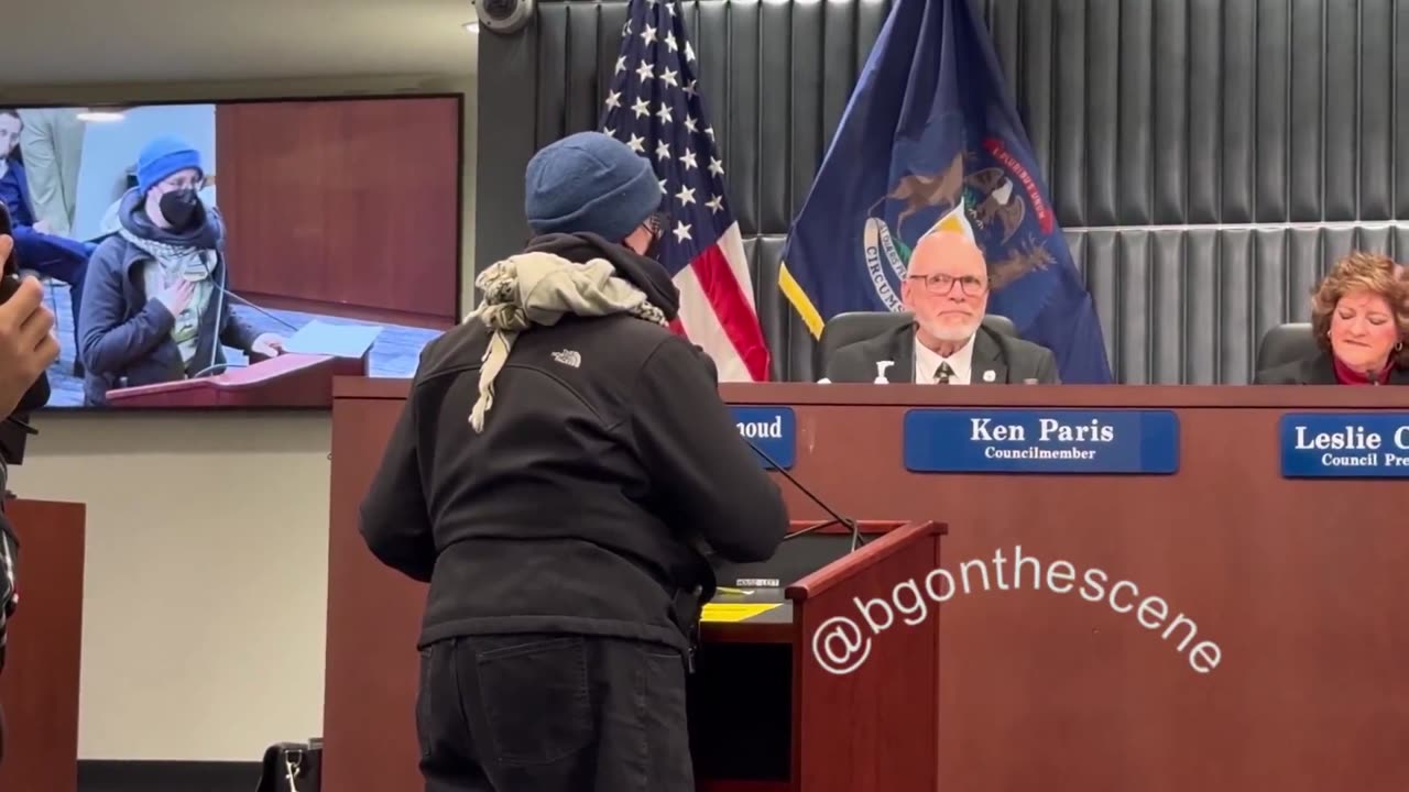 Muslims threaten murder