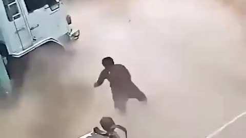 STREETSHITTER PAJEET VERSUS SOME GAS CILINDER - WHAT COULD GO WRONG -again LOL