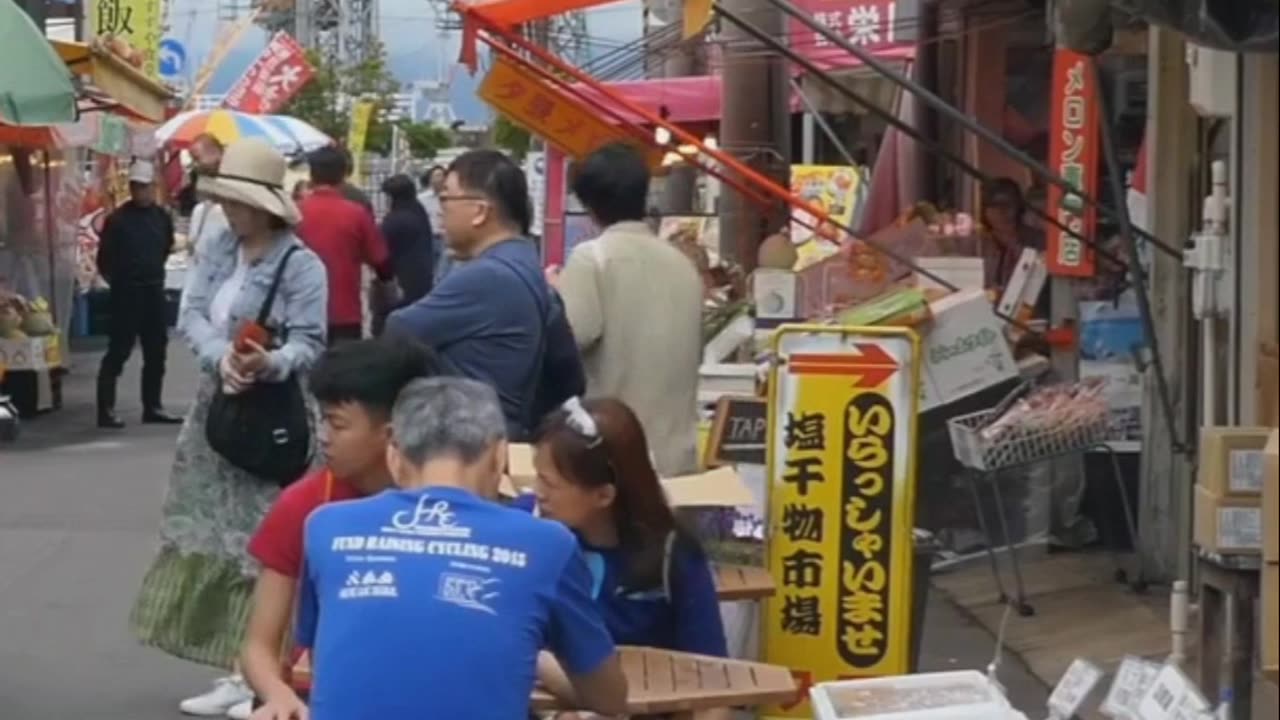 Osaka's kitchen - Kuromon market food tour
