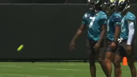 Brian Thomas & Travis Hunter are competing in drills against each other. What do you notice?