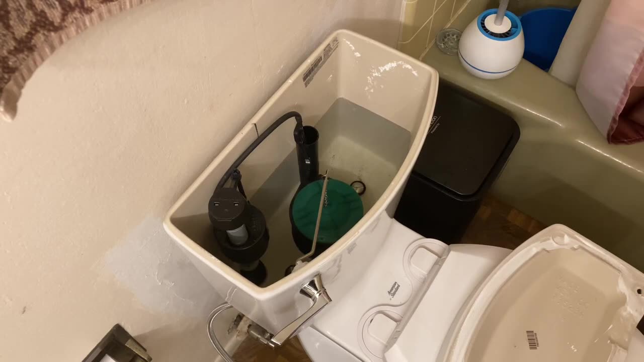 American Standard Champion 4 Toilet Running? Cheap & Easy Non-Wing Nut Flapper Seal Fix!