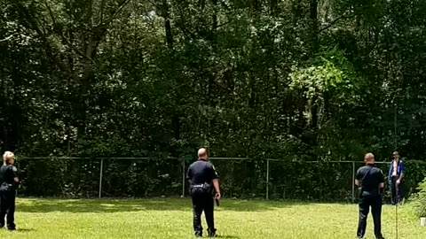 Machete crazy guy gun's drawn by police
