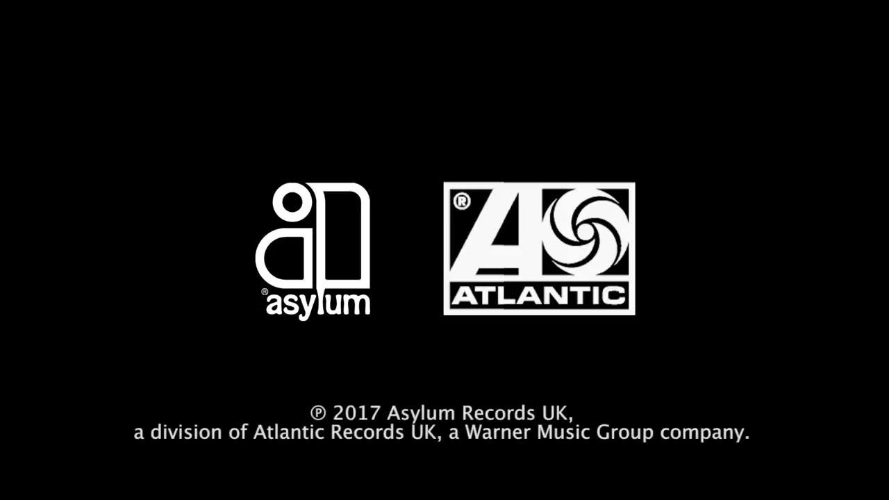 ED Sheeran -Castle on tha hill [OFFICIAL MUSIC VIDEO]