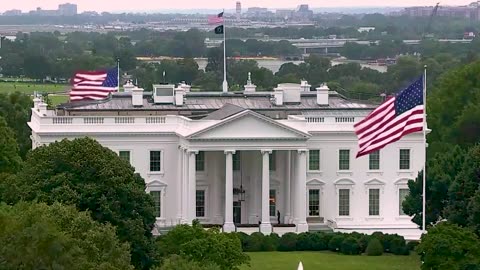 The second MASSIVE American flag has been installed at the White House!