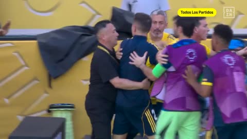 Ander Herrera was EXPELLED from the bench for protesting to the referee