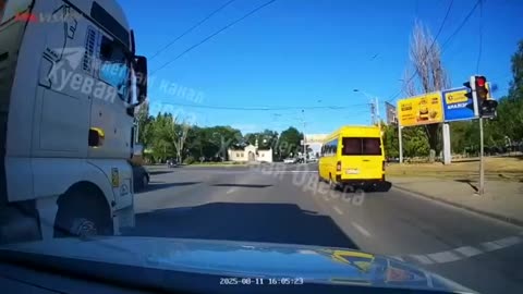 ⚔️🚐 Ukraine Russia War | Mobilized Soldier Jumps from Moving TCC Van in Odessa | RCF
