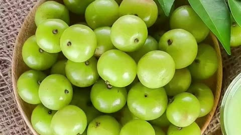 कच्चा आंवला खाने के चार ज़बरदस्त फायदेhealth #trend #short #facts #viral #reels