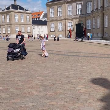 ✨ Changing of the Guard at Amalienborg Palace | Copenhagen Royal Tradition 🇩🇰👑