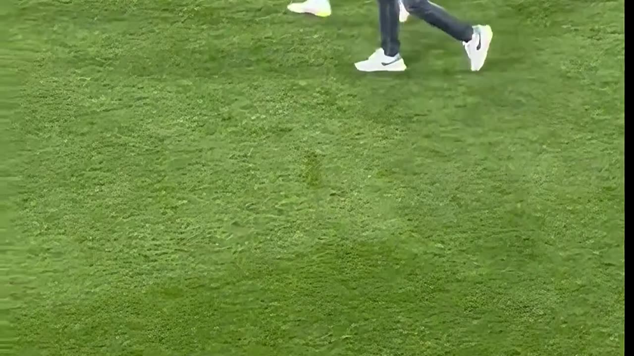 ⚡ Hansi Flick SALVA A Raphinha: ¡Evita su Sanción Tras la Polémica con los Árbitros! 🔥