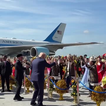 President Trump dances at Malaysian arrival ceremony