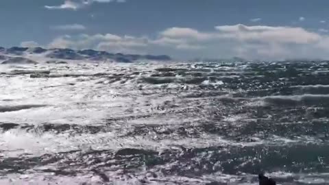 Namtso Lake, Tibet – a high-altitude saltwater lake surrounded by the Nyenchen Tanglha mountains