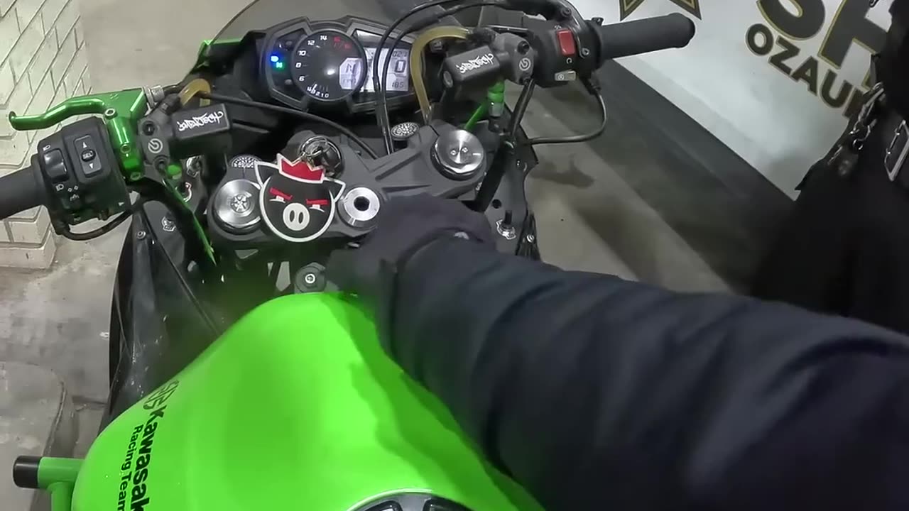 cops like this are why people run #motorcycle #automobile #helpmemakethismakesense #bikelife #cops