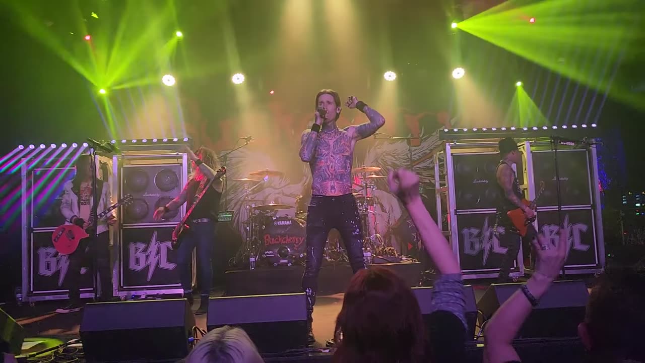 Buckcherry ( live)