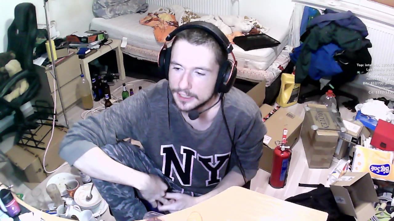 Řekni ahoj! Say hello! Sag hi!