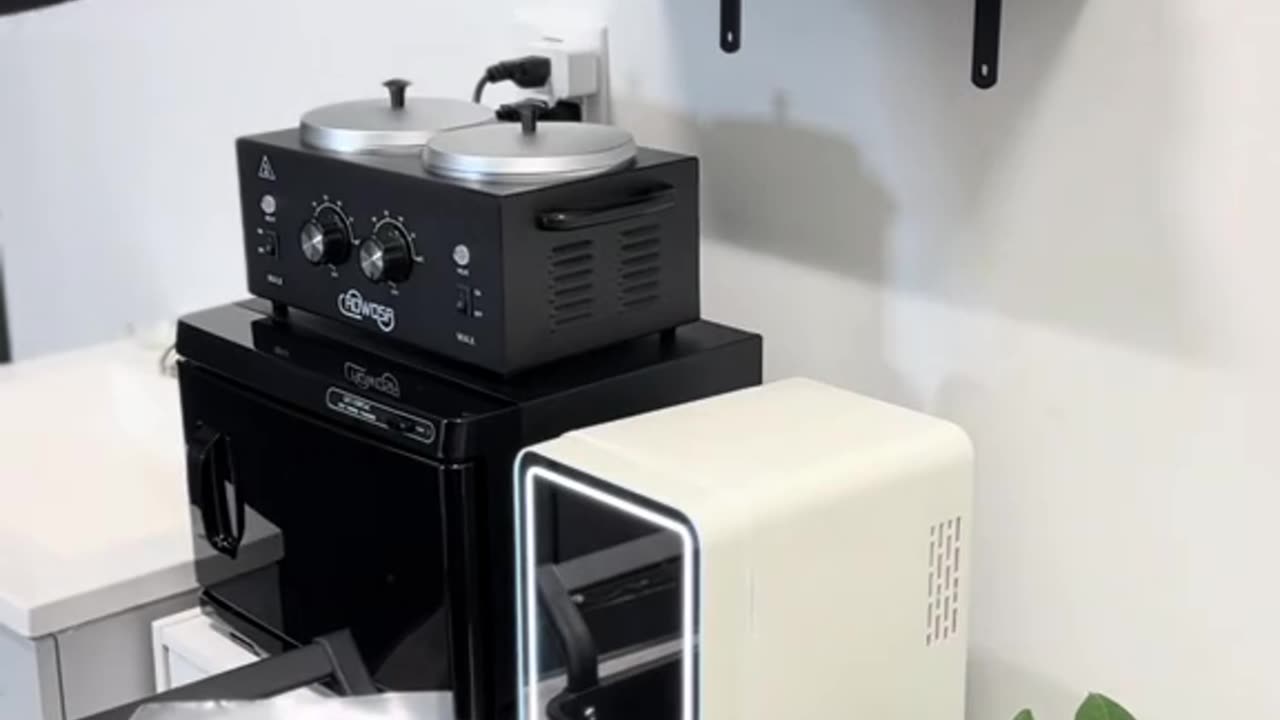 Unboxing Sexy Smooth Purple Seduction Hard Wax | Hypoallergenic & Sensitive Skin Formula @e.wills_