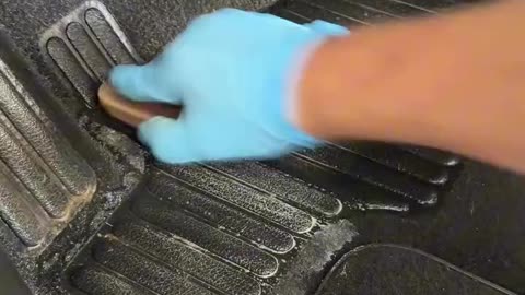 Huge cleaning session on this Renault Mégane 😱