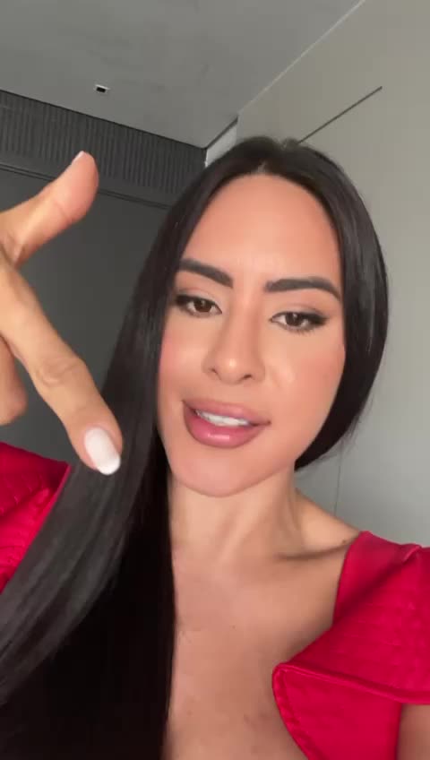 Isabelle CUNHÃ gostosa vai a inauguração