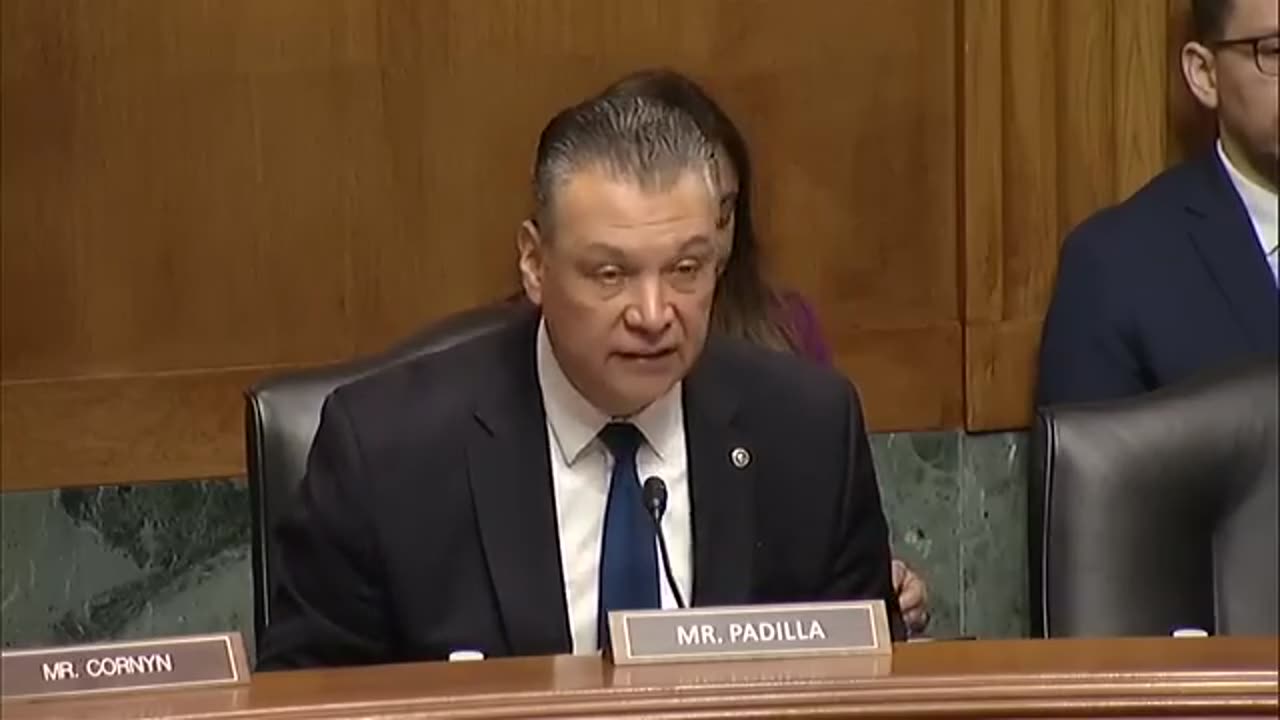 Dem Senator Says GOP ‘Not Serious’ About Protecting Law Enforcement—Then Attacks ICE