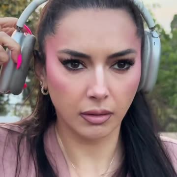 Women’s audiobooks be like..