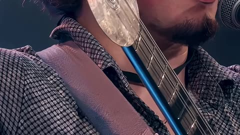 How to Use DVD to Play Guitar (Alex Misko)