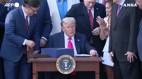 NOTIZIE DAL MONDO Stati Uniti,tasse e spesa pubblica,il Presidente USA Donald Trump firma il 'One Big Beautiful Bill Act' la nuova riforma fiscale degli Stati Uniti d'America il 4 lugliio 2025