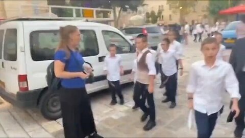 "Exploring Jewish Hospitality: Handling Unusual Incidences like Bestie Spitting"