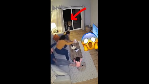 😱 You Won’t Believe What Walked Into Their House at Night! 🦁