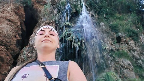 EXPLORING THE BEAUTIFUL HOT SPRINGS WATERFALL {SOUTH DAKOTA}