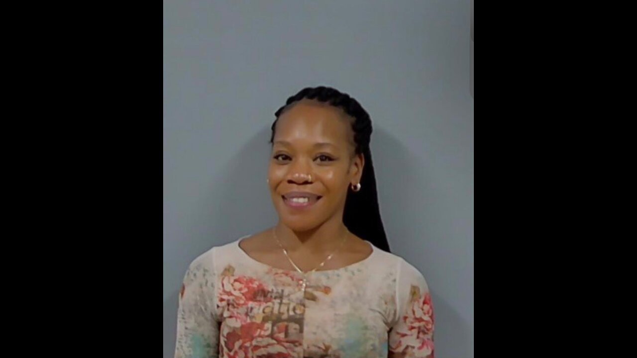 - MOMMA ACE ; HOLLY'S SISTER ANNOUNCES HOLLY HAD TO TURN HERSELF IN !