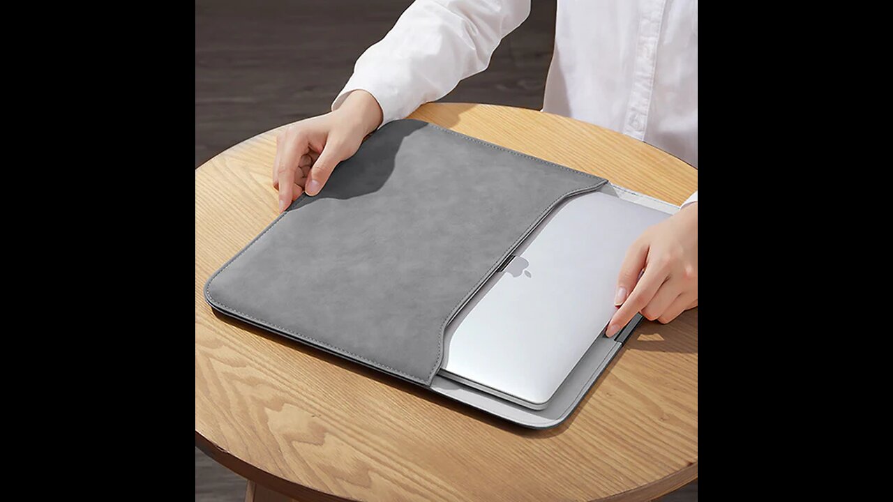 Thin and Light Magnetic Laptop Sleeve Bag
