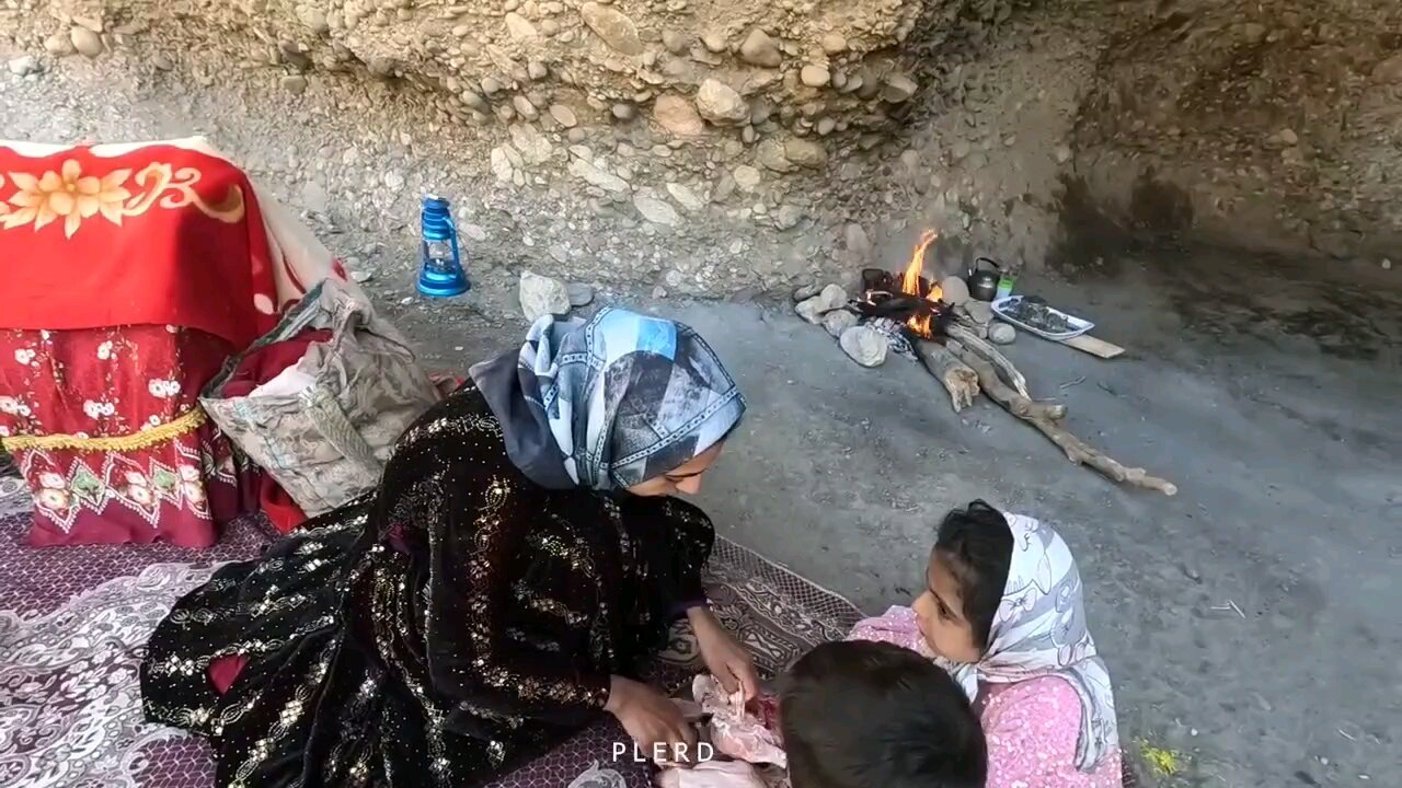 Continuing the migration and building a hut inside the mountain