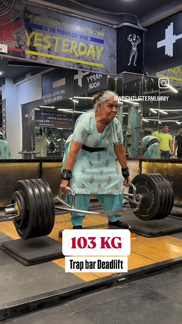 Mom Deadlifts 227 lbs (103 kg)