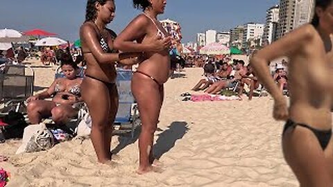 😮 WOW! IS THIS EUROPE’S BEST BEACH?! | BARCELONETA BEACH WALK SPAIN 4K HDR | europe best beaches