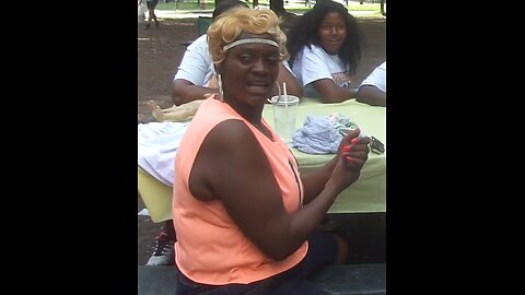 Luodong Briefly Massages Mature Black Woman At The Picnic