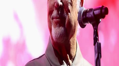 Sir Tom Jones Stops Cardiff Gig as He Addresses Bo