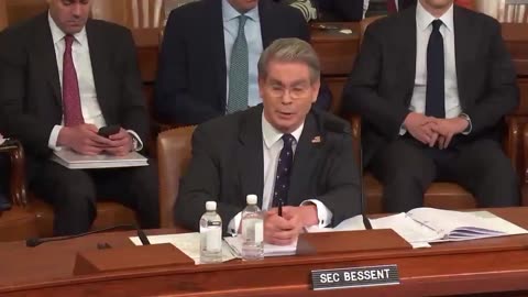 Crowd STUNNED After Dem Rep Embarrasses Herself